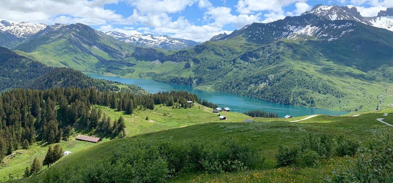 Gîte écologique en montagne avec vue sur le Mont Blanc en Savoie