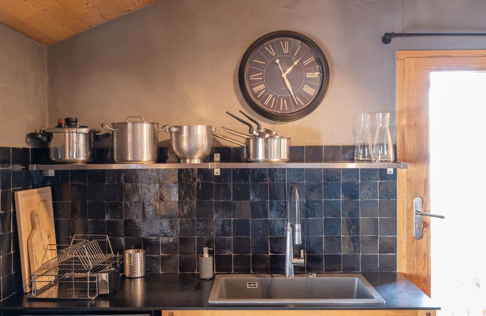 Cuisine équipée vue 3